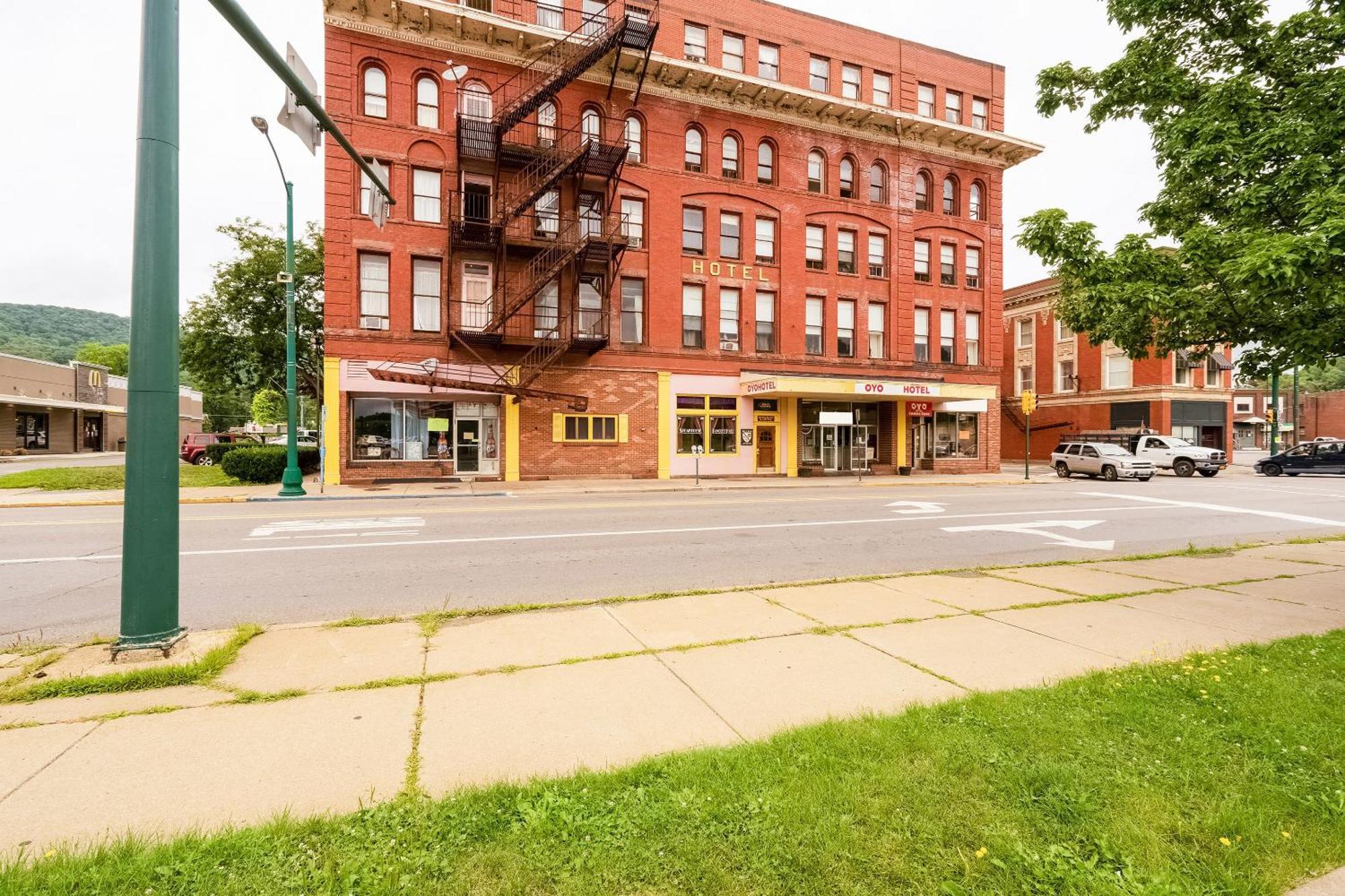 Oyo Hotel Bradford Main St Pa Exterior photo